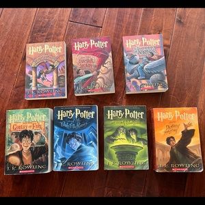 HARRY POTTER: THE COMPLETE SERIES - 7 Book Box set, Paperback, J.K. Rowling